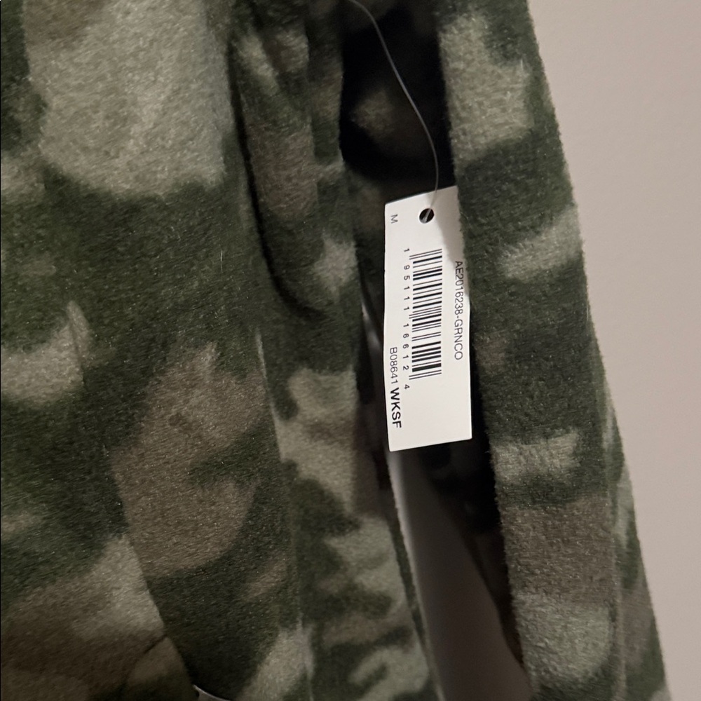 Amazon Essentials Women’s Camo Green Quarter-Zip Fleece Pullover – Size M NWT - Picture 5 of 8